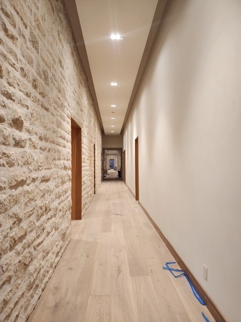Home interior recessed hallway lighting